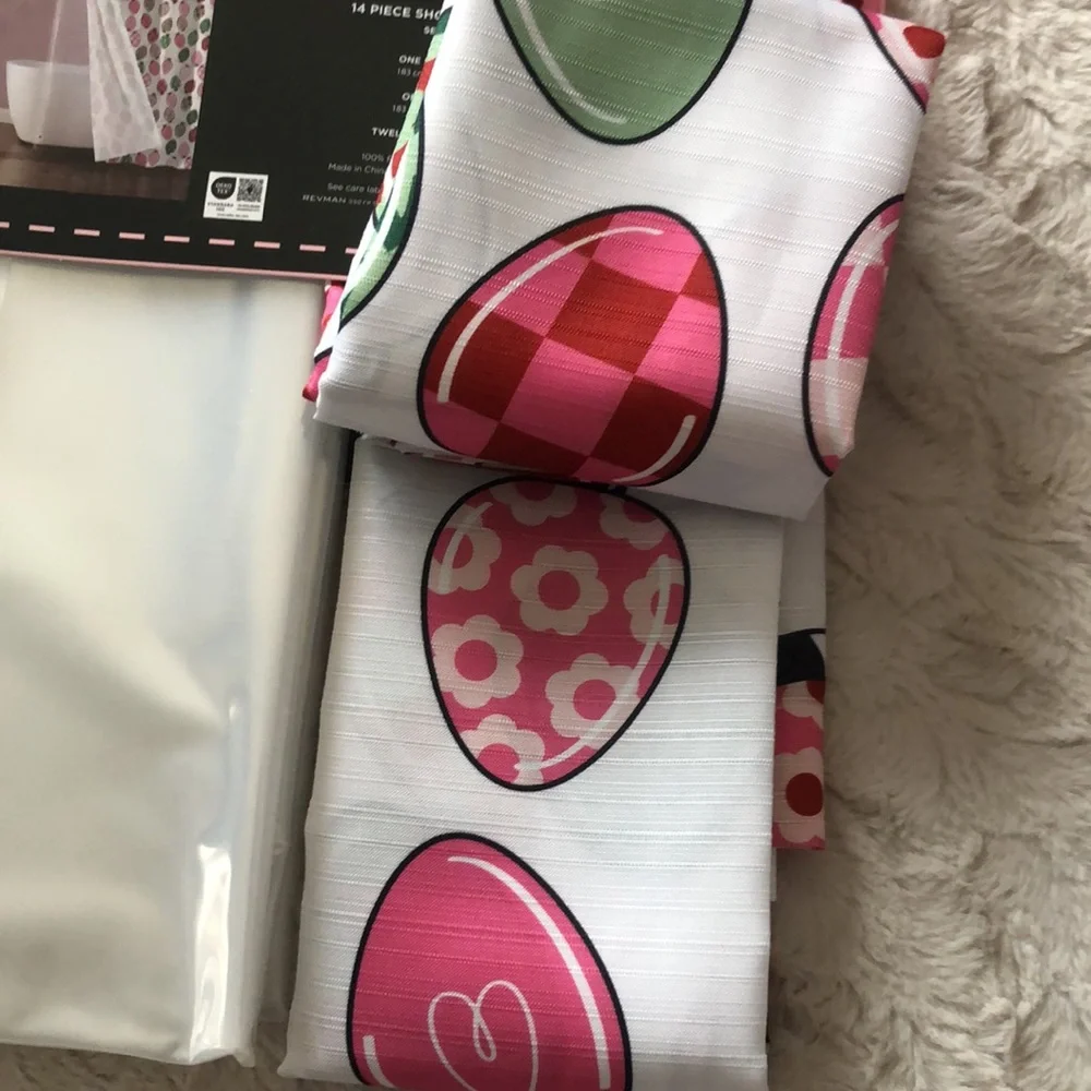 NEW Betsey Johnson Festive Holiday Lights Shower Curtain Set
